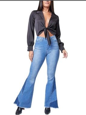 So Jeans  High Rise Flare Jeans Size 9/10 – Side Panel Detaili